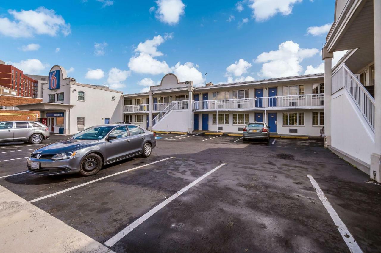 Motel 6-Washington, Dc - Convention Center Exterior photo