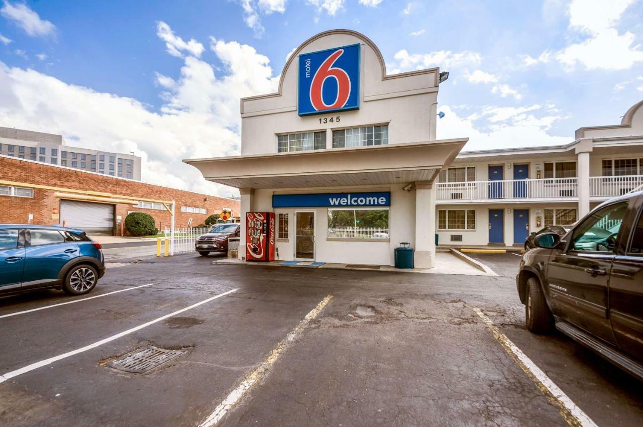 Motel 6-Washington, Dc - Convention Center Exterior photo